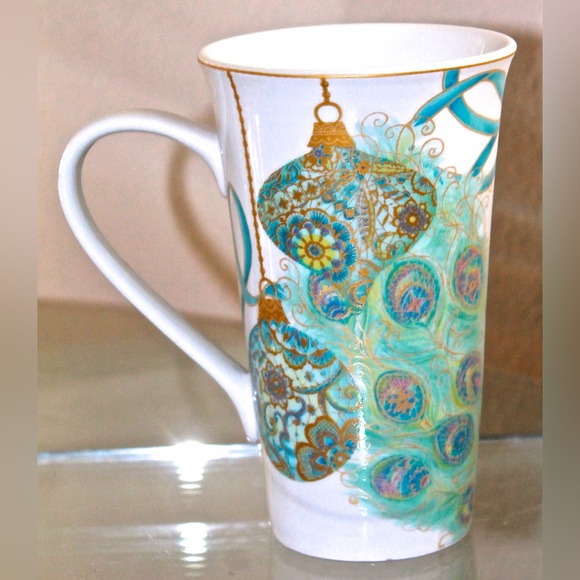 222 FIFTH LAKSHMI HOLIDAY LATTE TALL MUG CUP PORCELAIN NEW PEACOCK PORCELAIN - Picture 2 of 5
